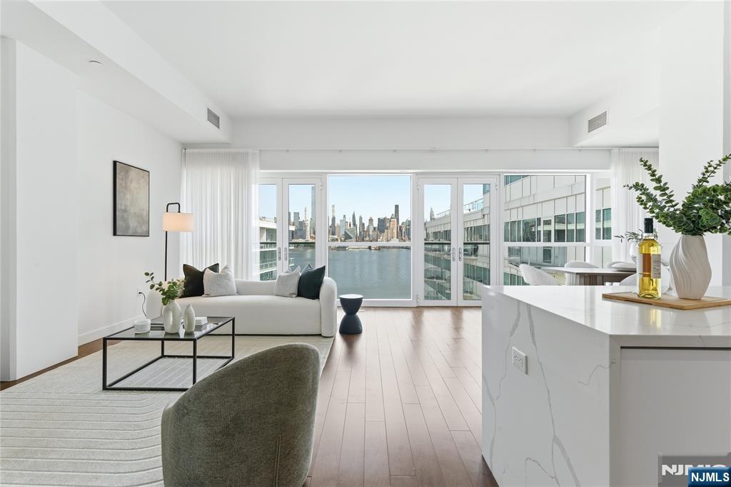 800 Ave At Port Imperial Boulevard 1010 - Photo 1
