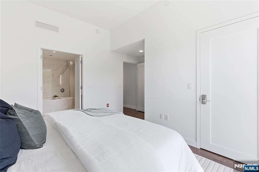 800 Ave At Port Imperial Boulevard #1010 — photo 25