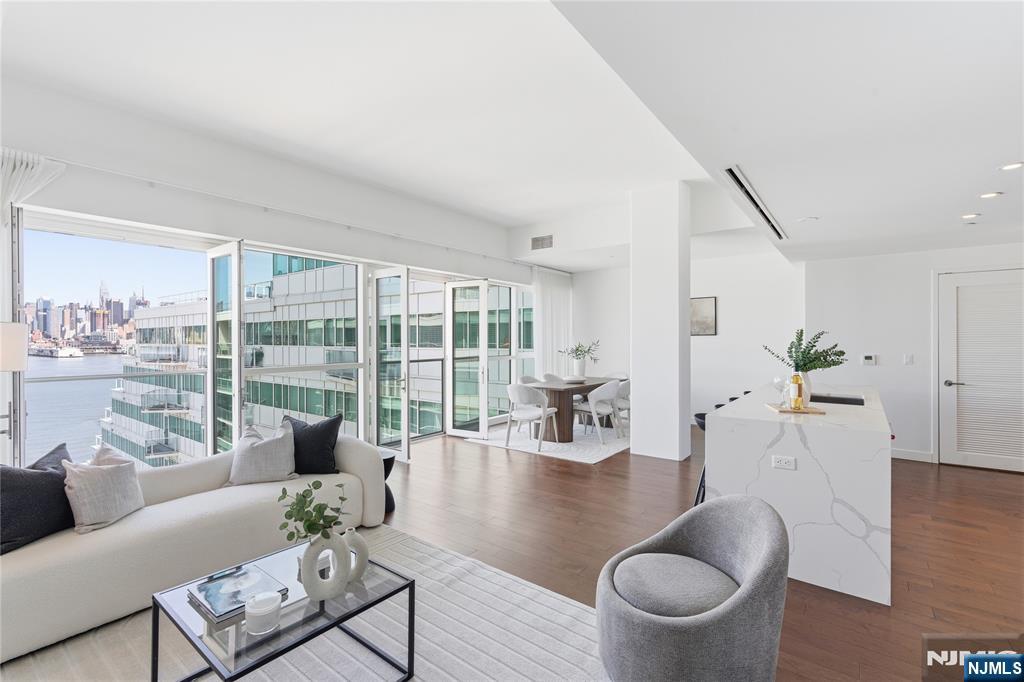800 Ave At Port Imperial Boulevard 1010 - Photo 5