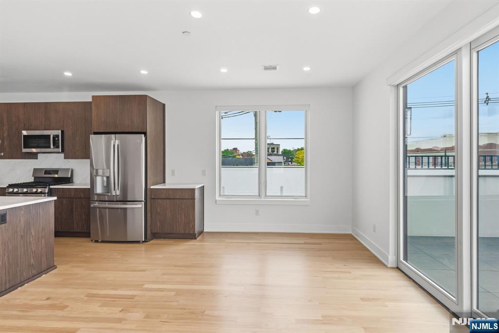 561-565 Broadway F - Photo 4