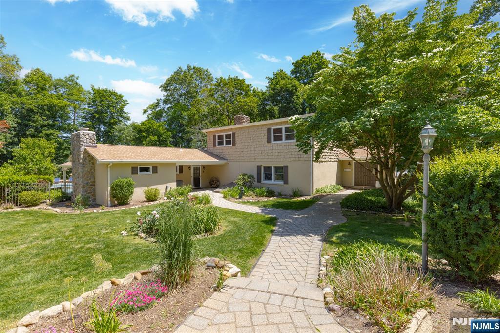 8 Crosby Lane - Photo 1