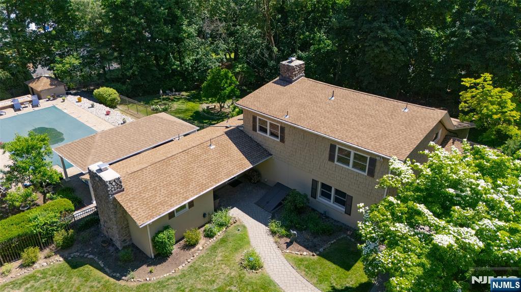 8 Crosby Lane - Photo 2