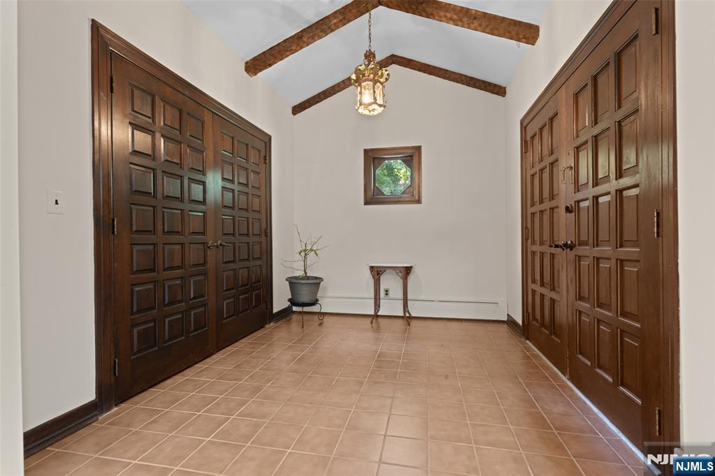 8 Crosby Lane - Photo 4