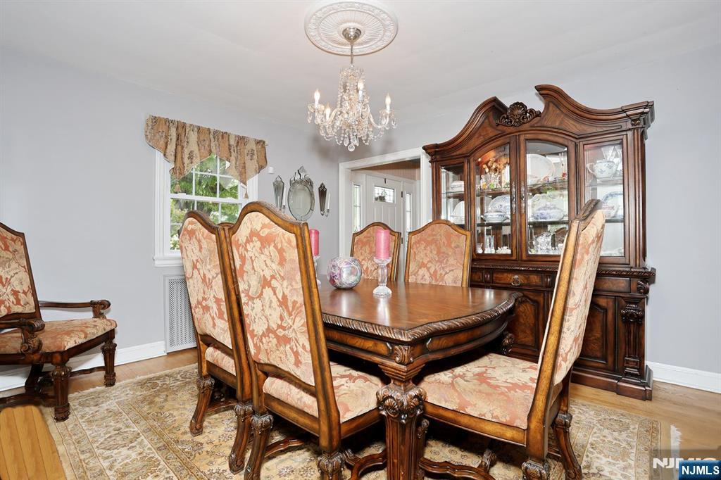 496 Tilden Avenue - Photo 4