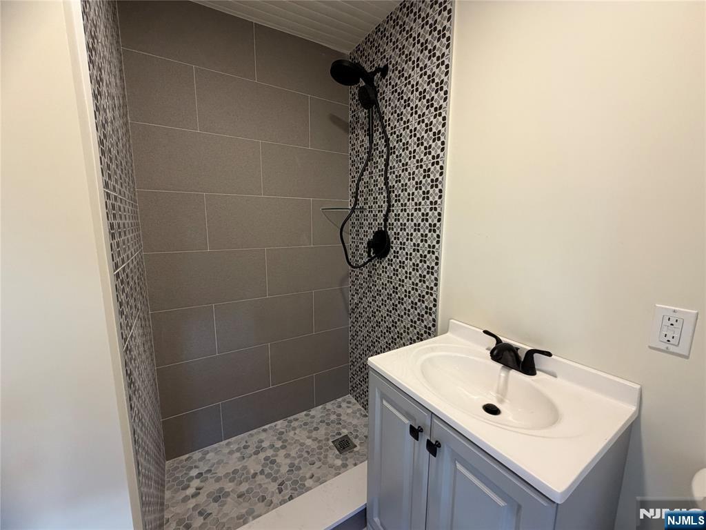 183 Franklin Street C - Photo 4