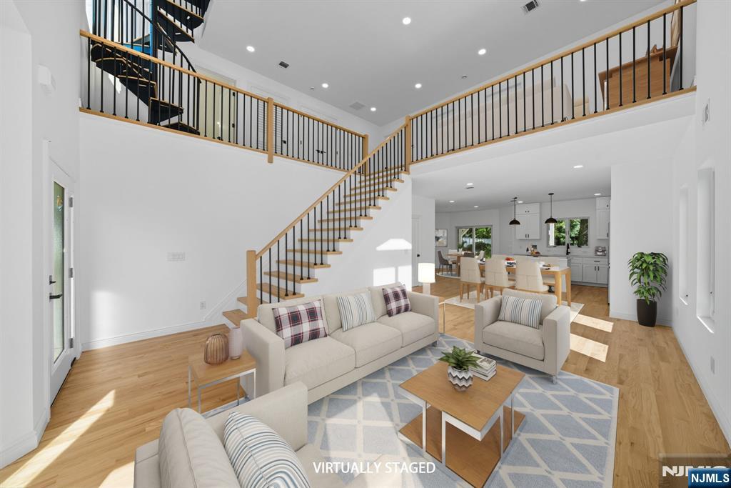 42 Howland Avenue - Photo 2