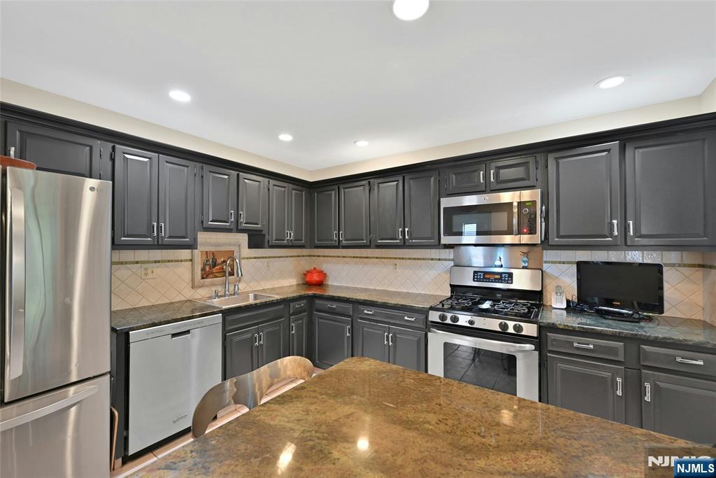 211 Yorktowne Ct #211F, Twp Of Washington, NJ 07676