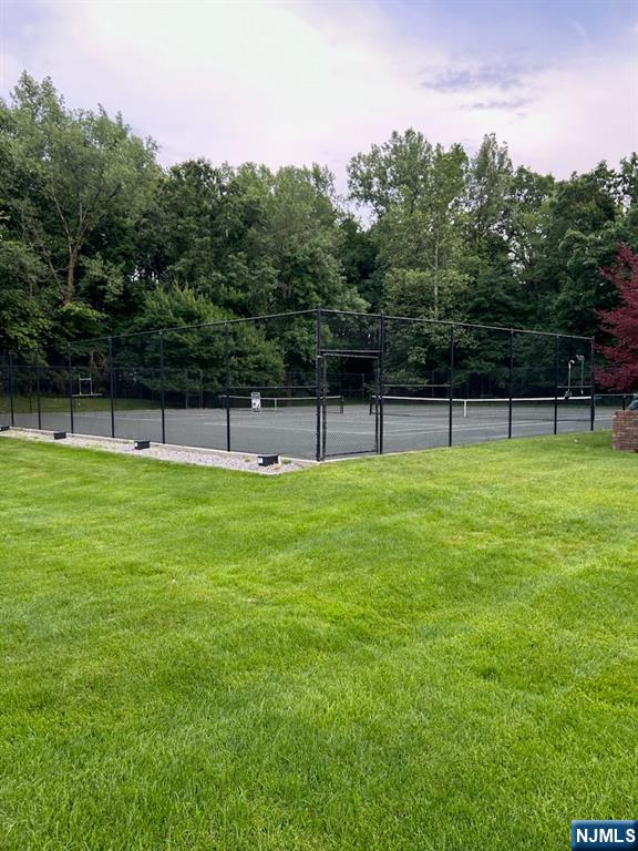211 Yorktowne Ct #211F, Twp Of Washington, NJ 07676