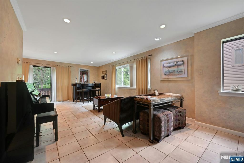 211 Yorktowne Court 211F - Photo 5