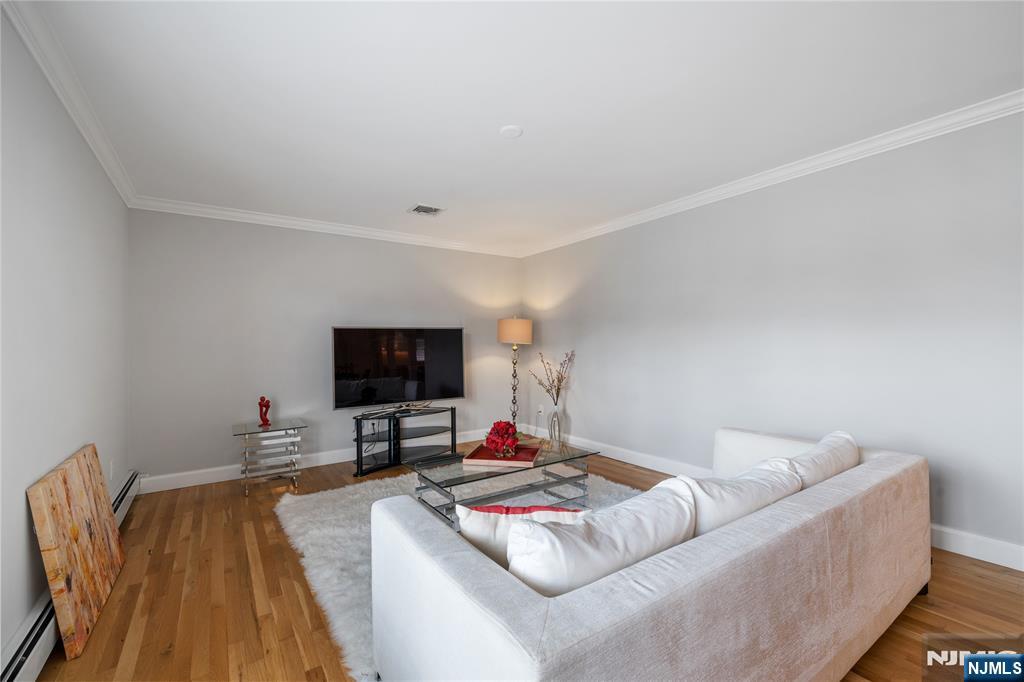 45 Grunwald Street - Photo 2