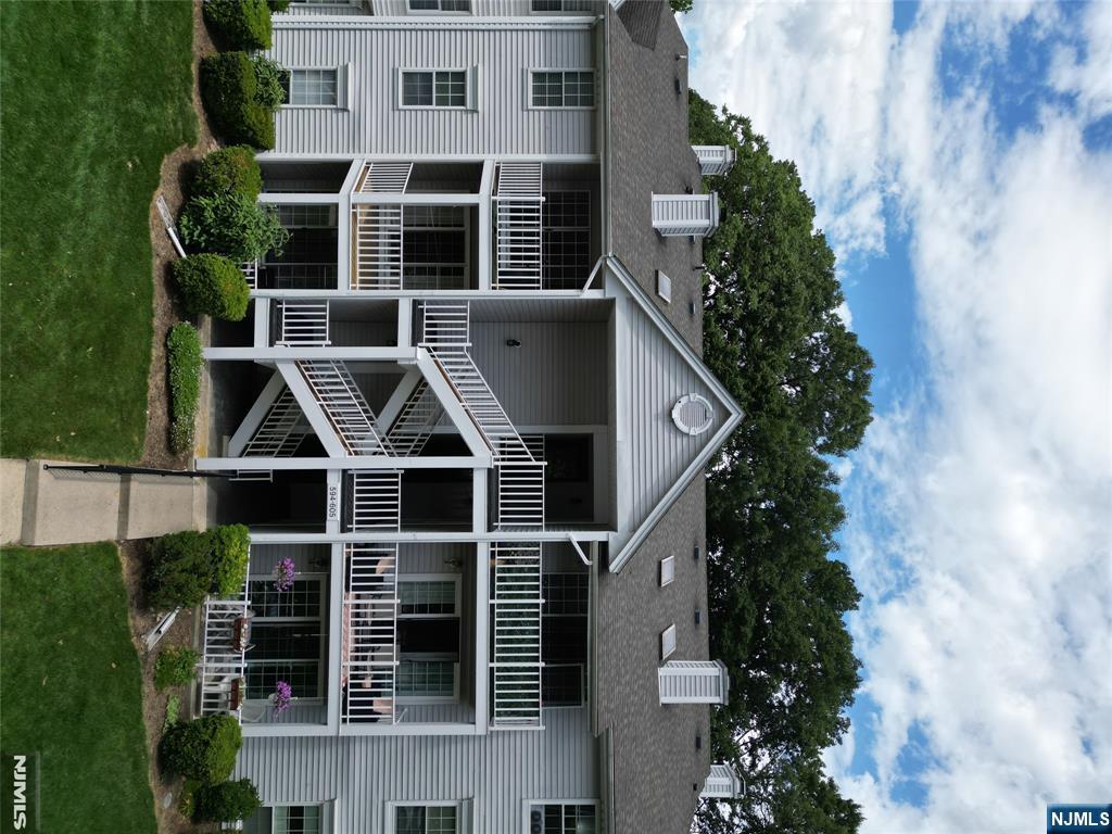 602 Lilac Lane - Photo 1