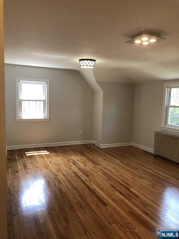 3-33 31st Street 2nd flr - Photo 2