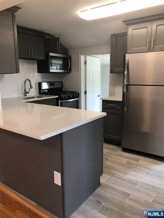 3-33 31st Street 2nd flr - Photo 4