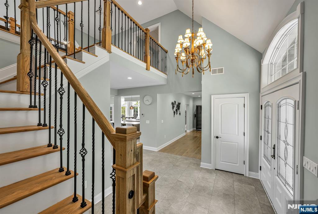 5 Vernon View Drive — photo 3