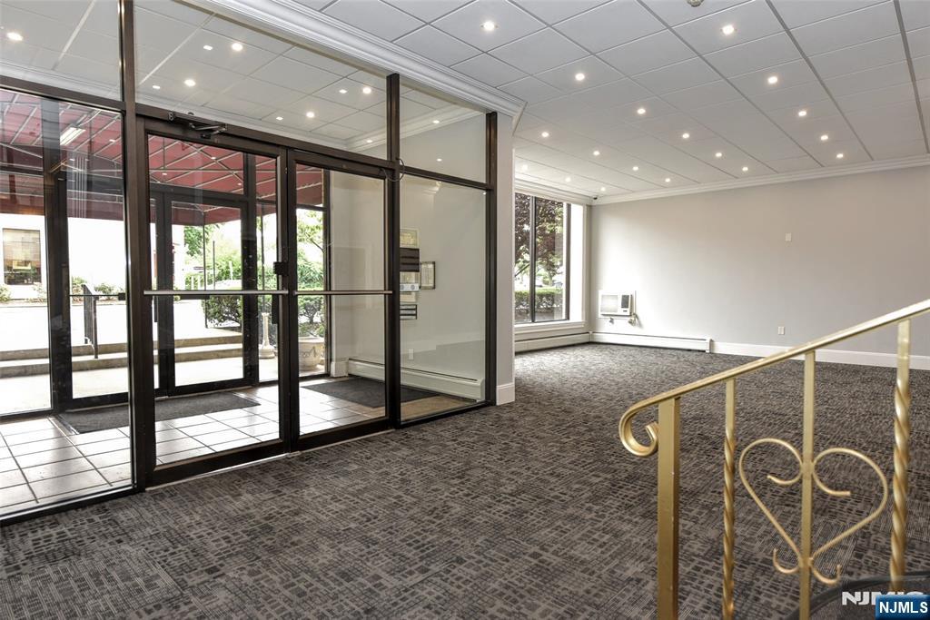 44 Main St #6F, Lodi, NJ 07644