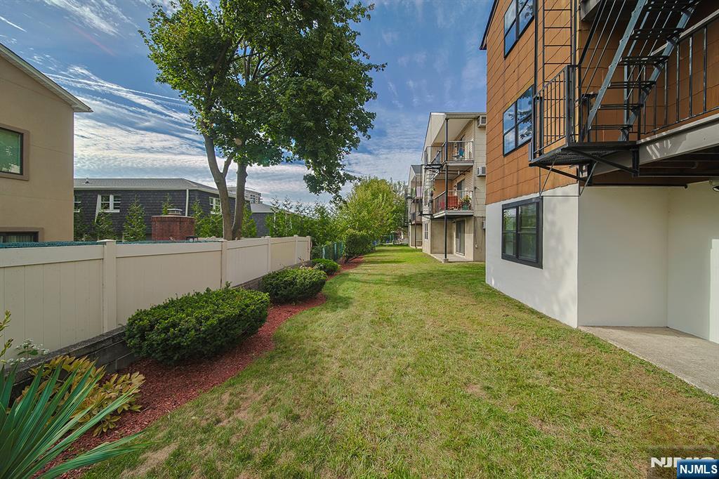 93 Myrtle Avenue 2 - Photo 4
