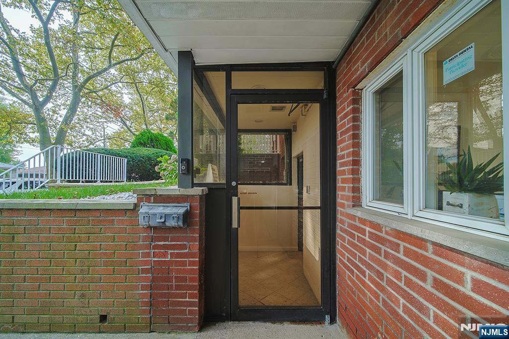1331 Anderson Avenue FF - Photo 3