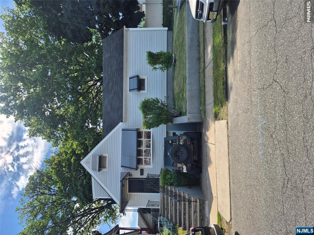 369-375 28th Street - Photo 1