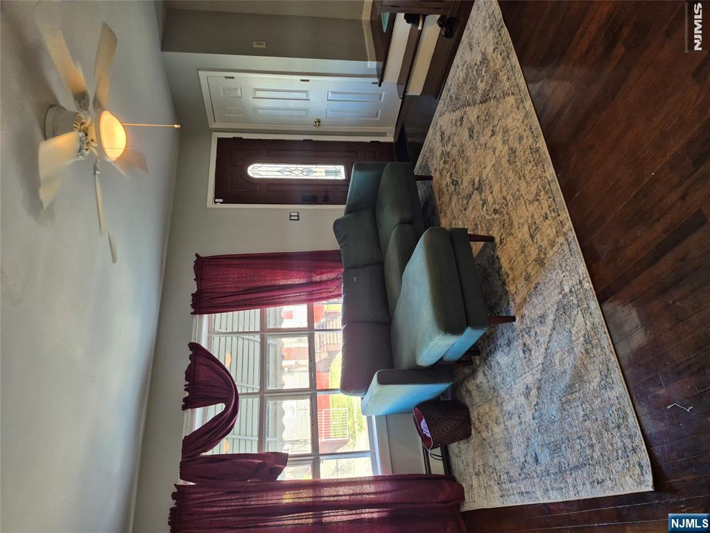 369-375 28th Street - Photo 3