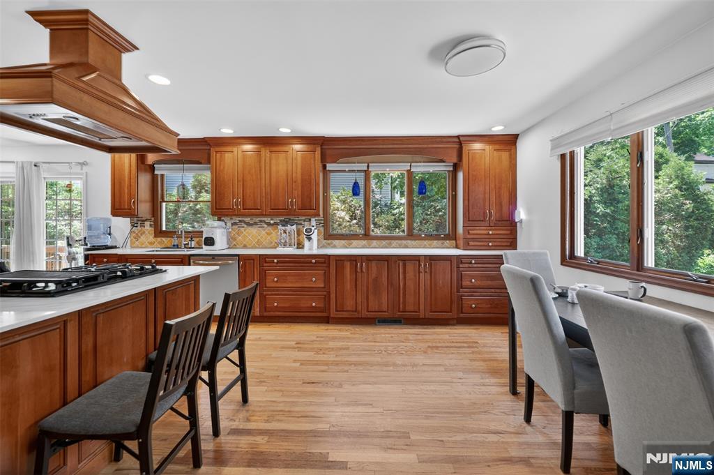 447 Van Dyke Street - Photo 3