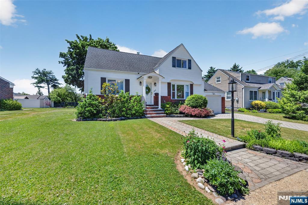 413 Maple Hill Drive - Photo 2