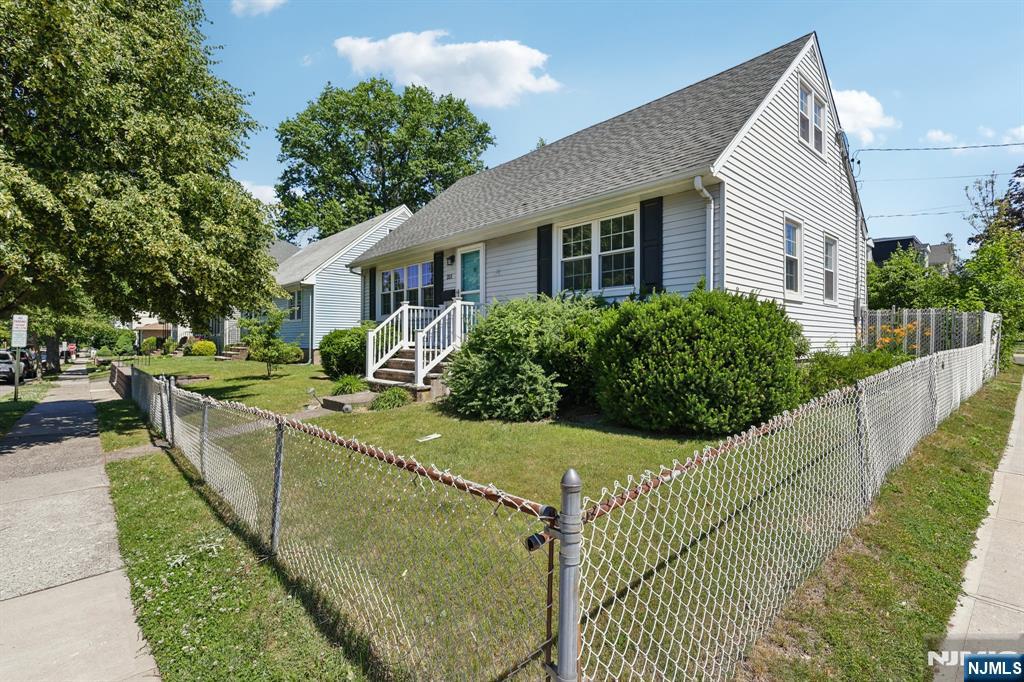 251 Main Street - Photo 2