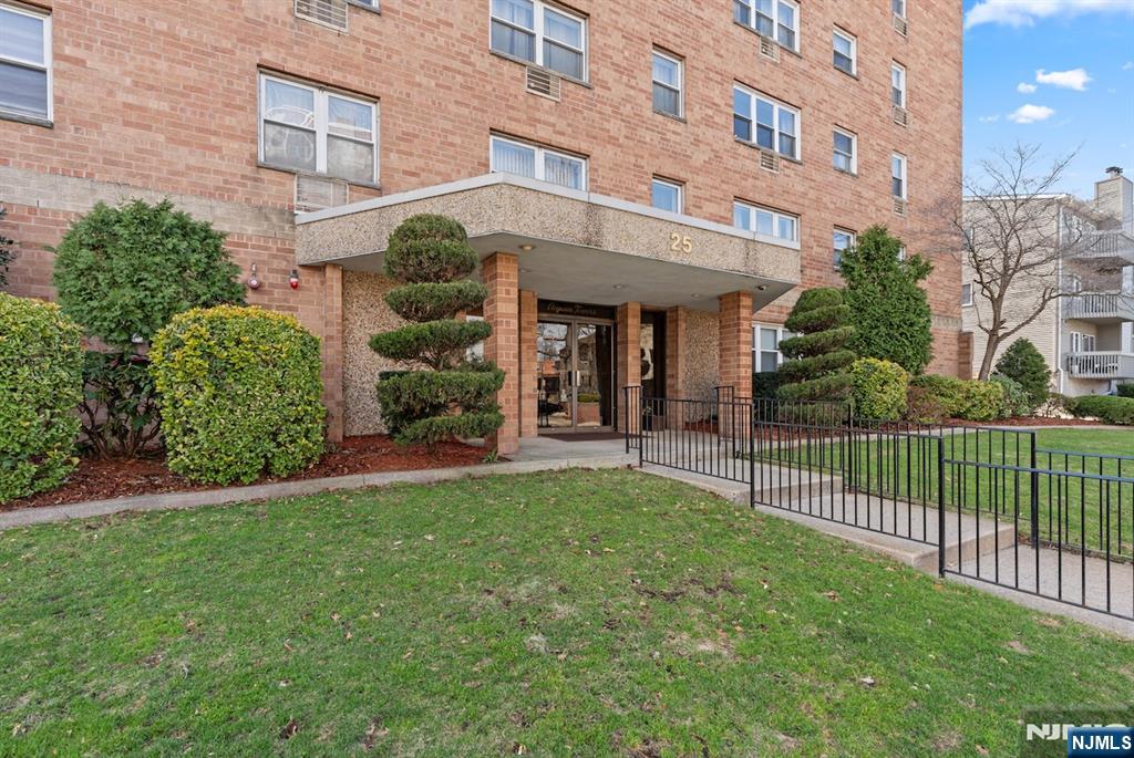 25 Jefferson Street 4E - Photo 1