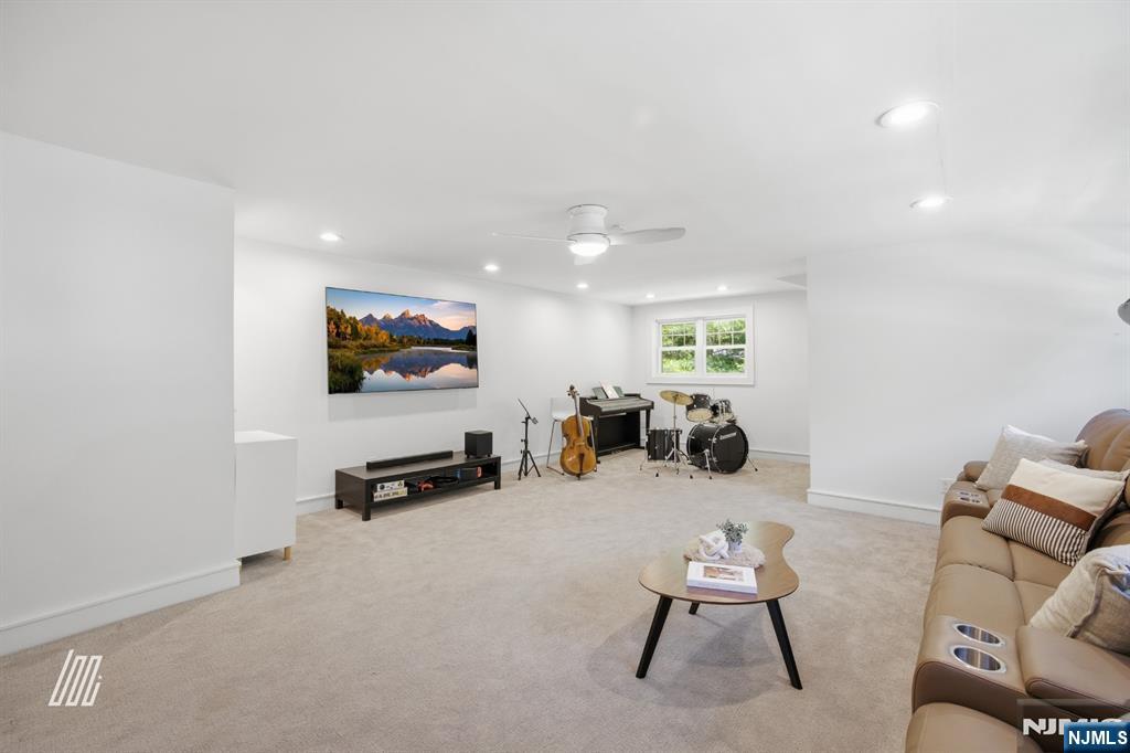 309 Spring Lane — photo 38