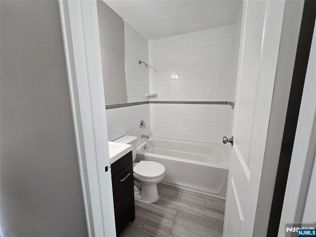 100 2nd Street 104 - Photo 2