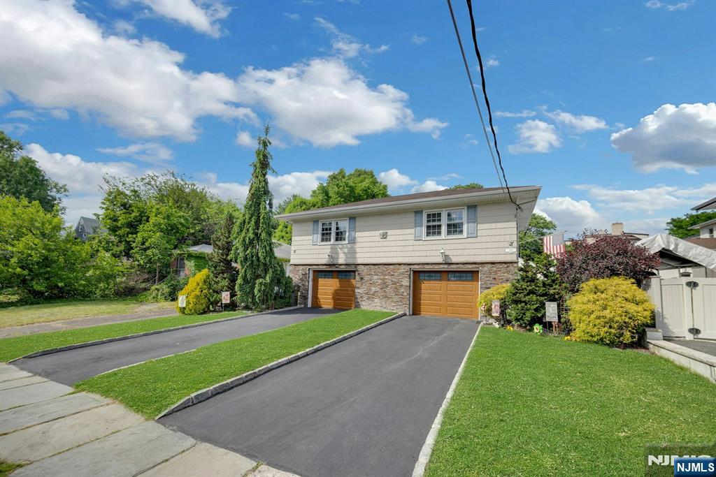 184 Passaic Avenue - Photo 2