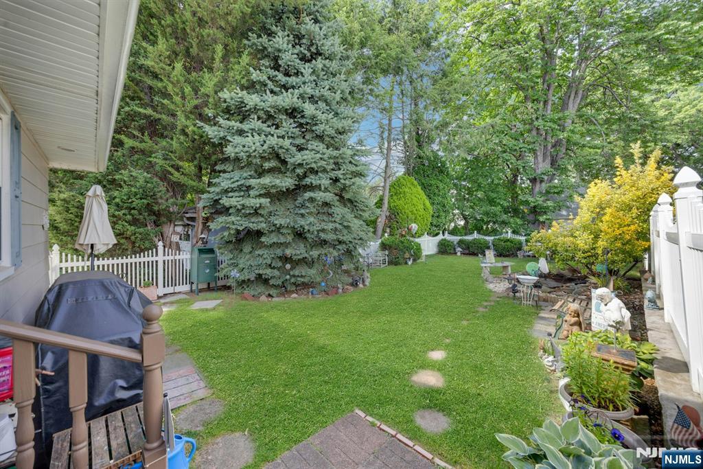 184 Passaic Avenue — photo 28