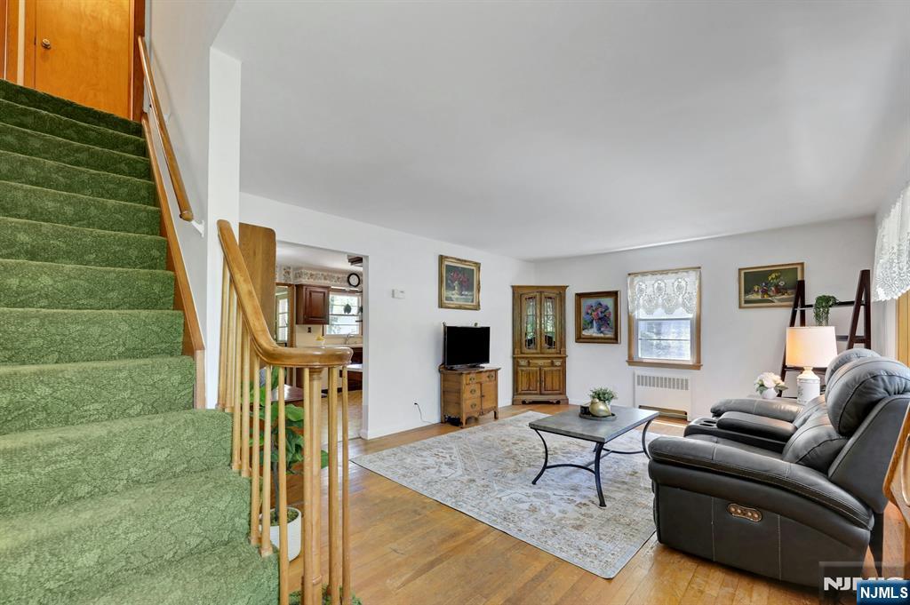 123 Chapel Rd, Mahwah, NJ 07430