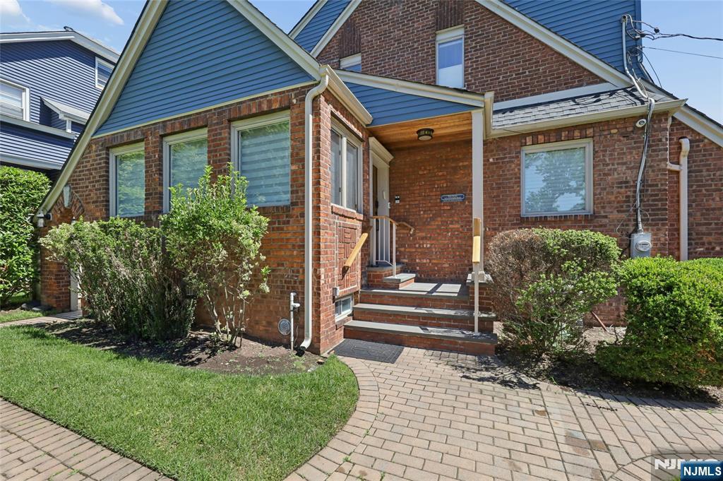 1474 Windsor Road - Photo 2