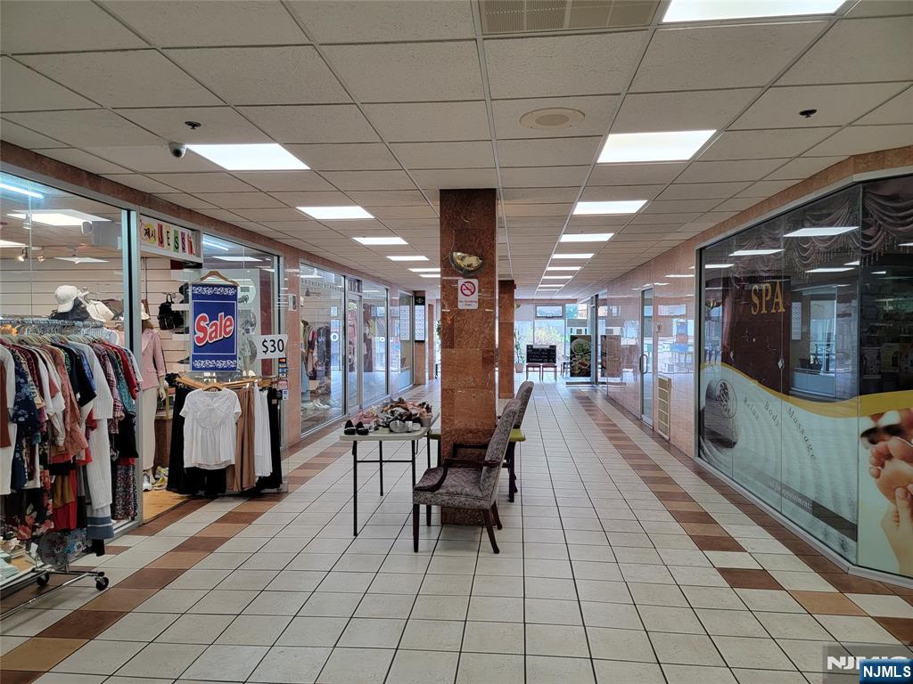 225 Broad Avenue - Photo 2