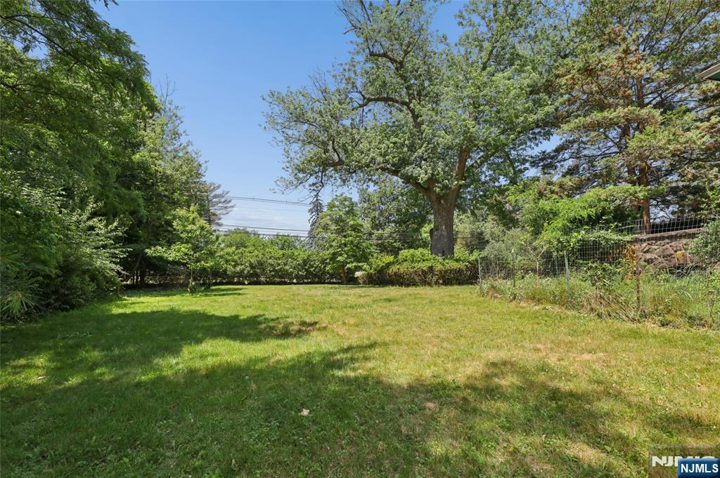 260 Knickerbocker Road — photo 22