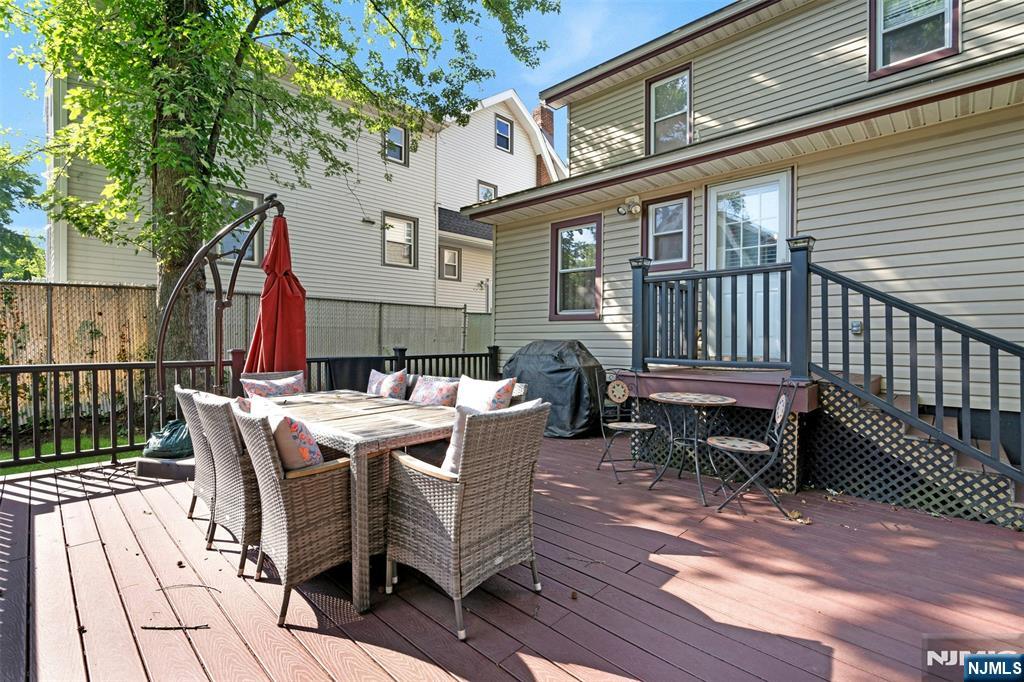 181 Selvage Ave, Teaneck, NJ 07666