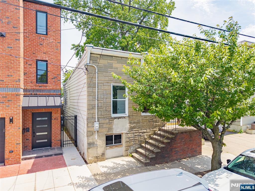 84 Heckel Street - Photo 1