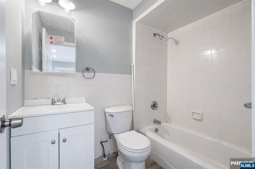 84 Heckel Street - Photo 2