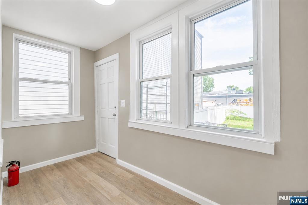84 Heckel Street - Photo 4
