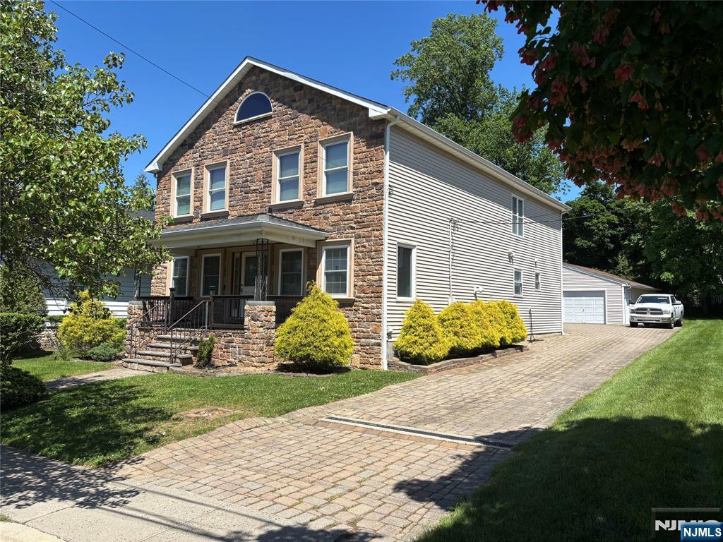 17 Garrett Street - Photo 1