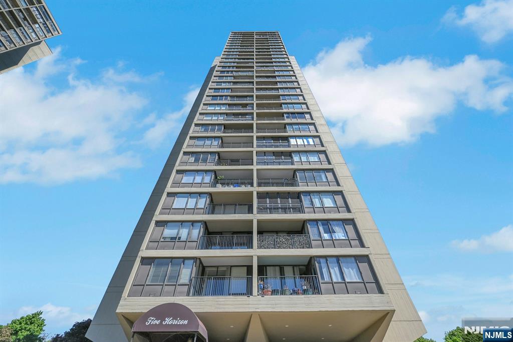 5 Horizon Rd #2304, Fort Lee, NJ 07024