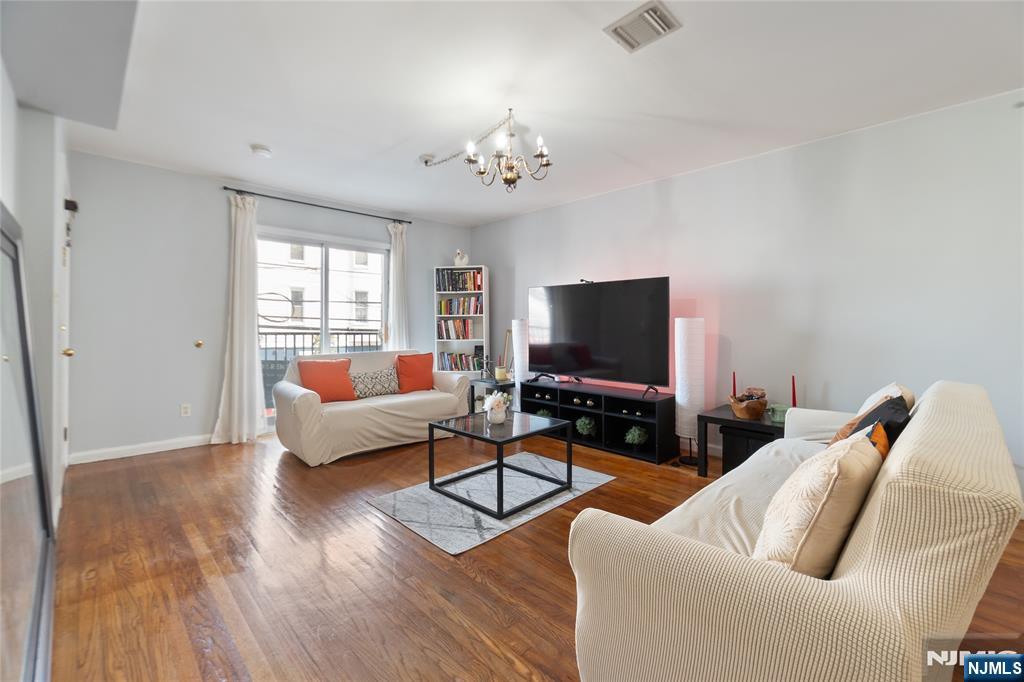 2705 Central Avenue — photo 10