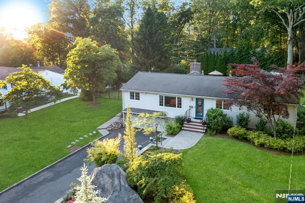 195 Overlook Place - Photo 3