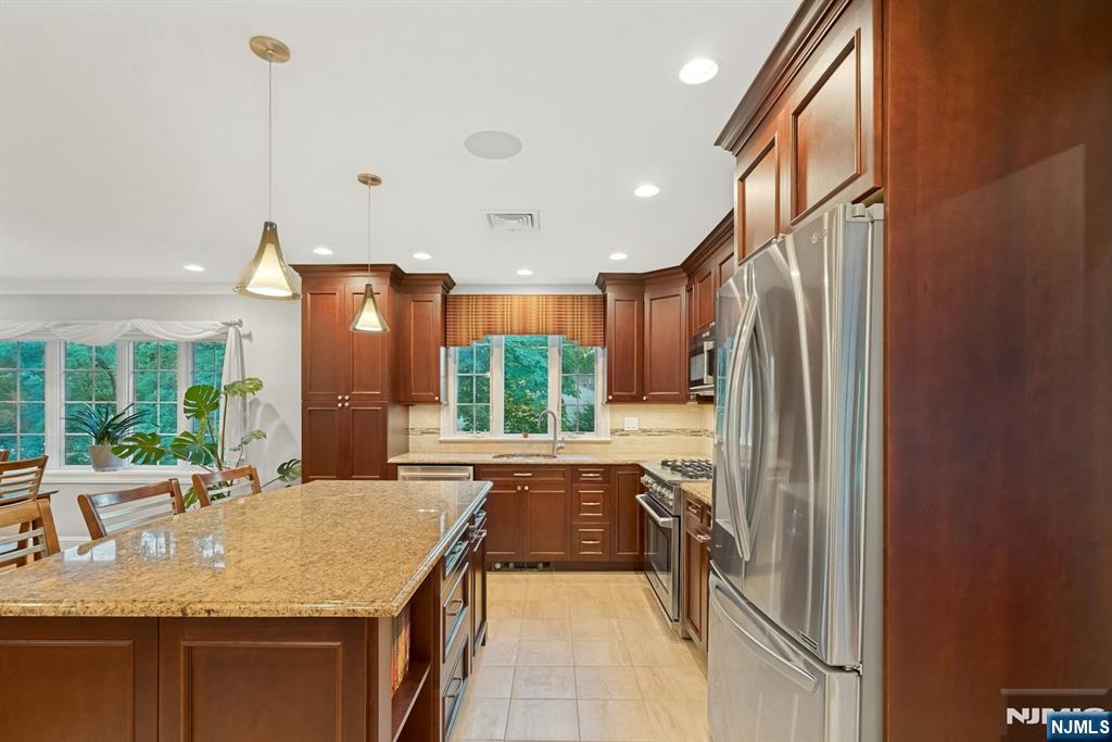 195 Overlook Place — photo 9