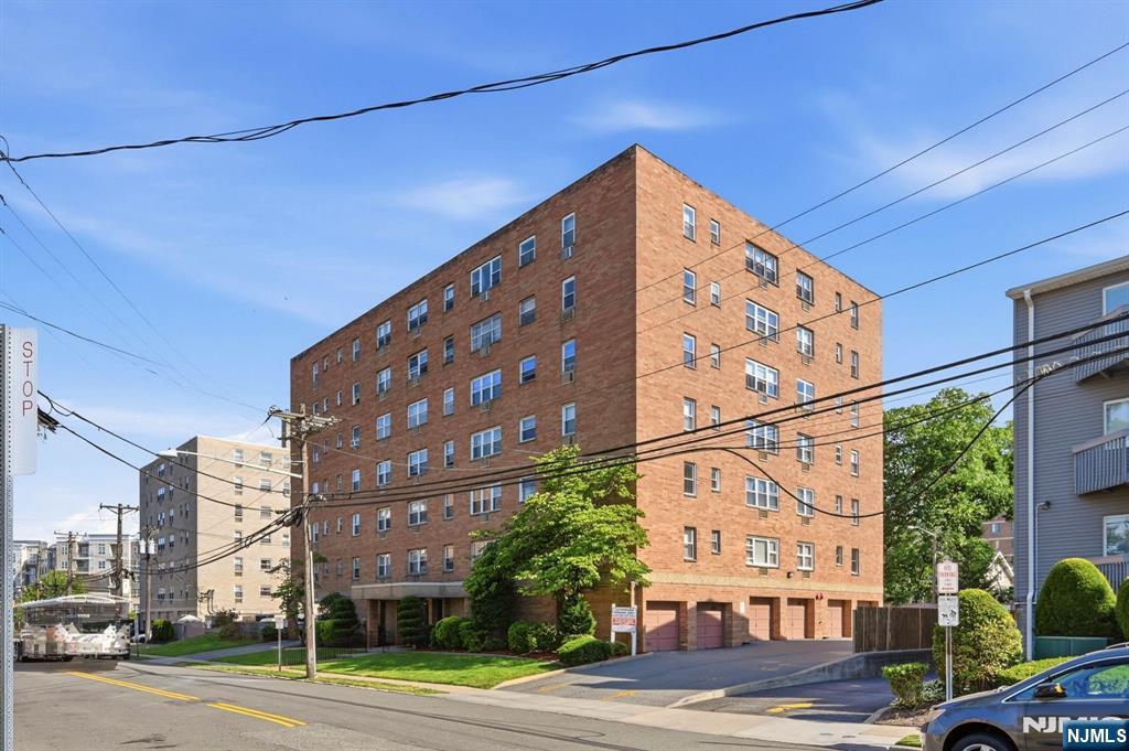 25 Jefferson Street 2F - Photo 1