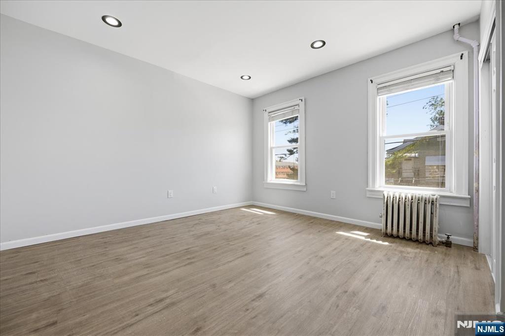 90 Dewitt Place 2 - Photo 2