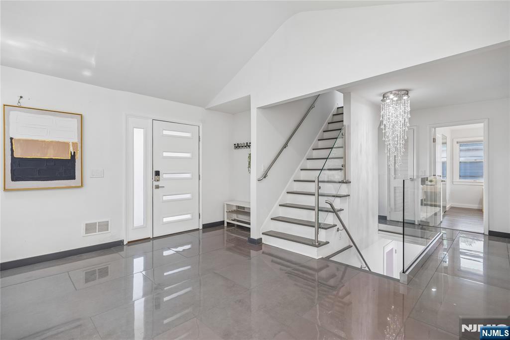 13 Munsey Road — photo 4