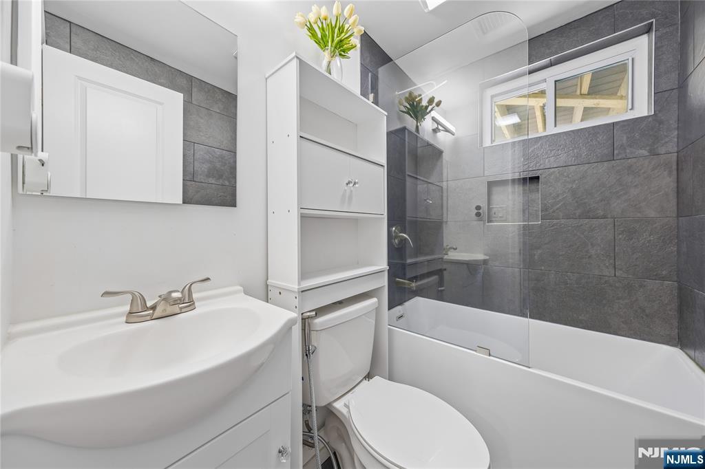13 Munsey Road — photo 33