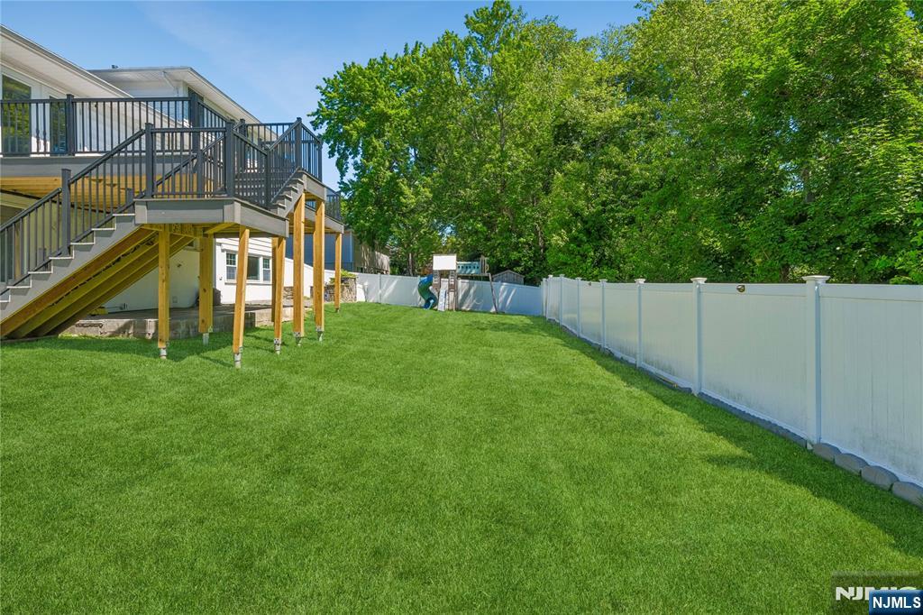 13 Munsey Road — photo 43