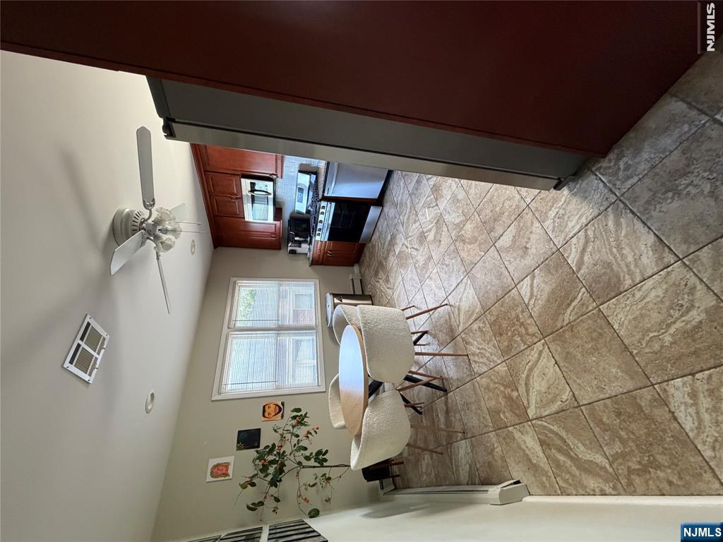 10 West Street 2 - Photo 3